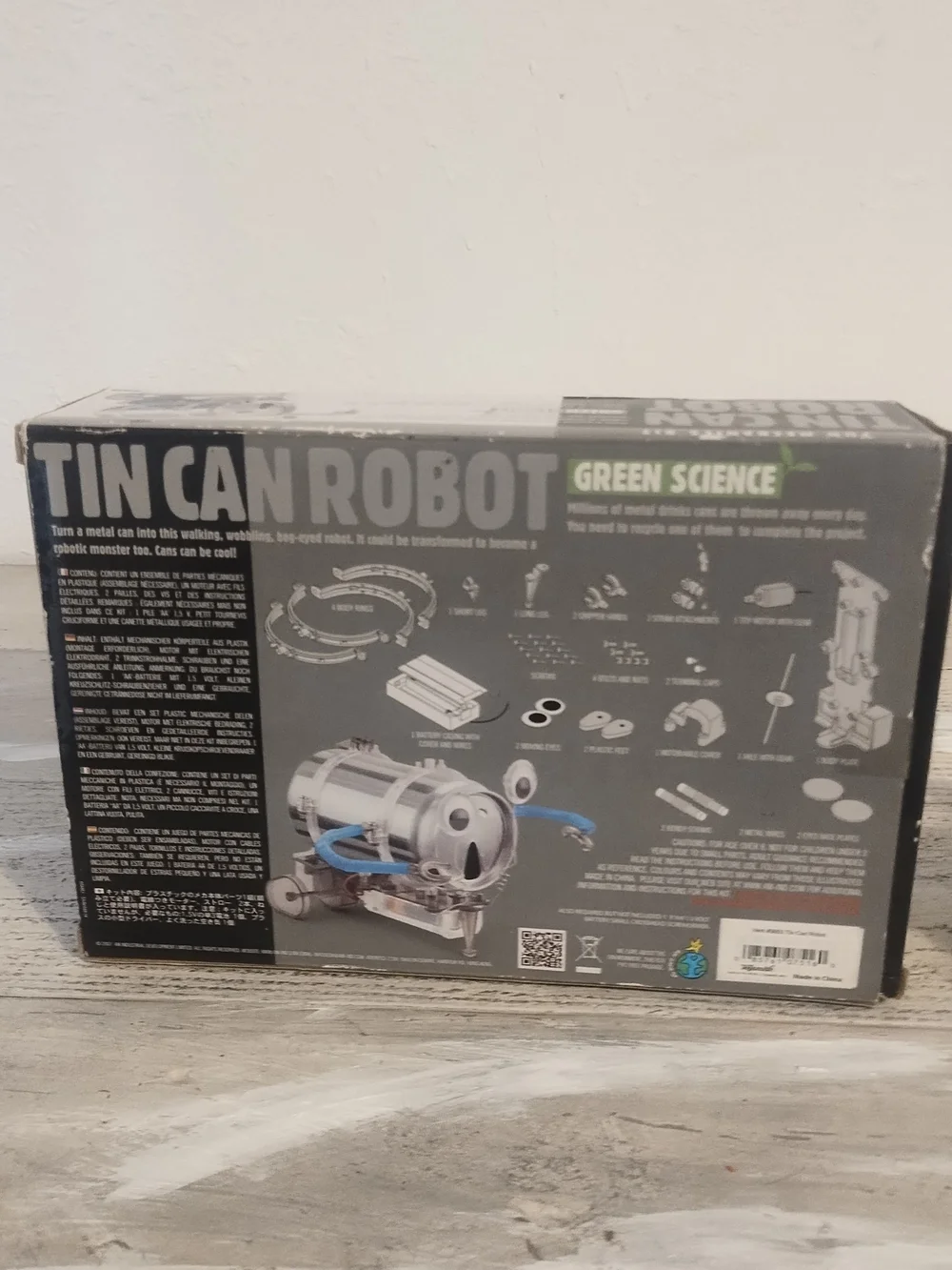 4M toysmith, kidzRobotix tin Can Robot dIY science kits STEM